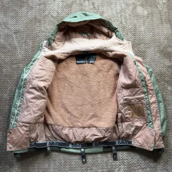 686 Woman's Snowboarding Jacket Green Pink Size XS Winter Gear - Picture 9 of 9